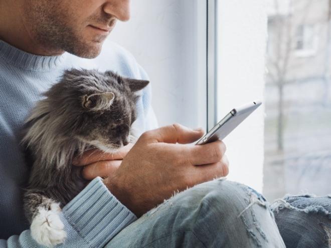 Man holding Cat